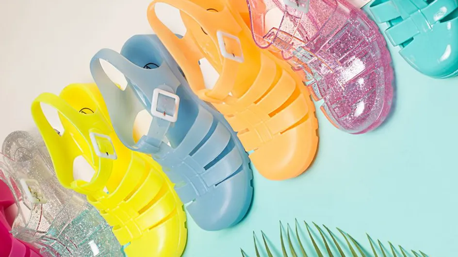 25 Ladies That Prove Jelly Shoes Should Have Never Gone Out Of Fashion