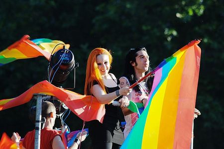 Alaska y Mario en el Día del Orgullo Gay