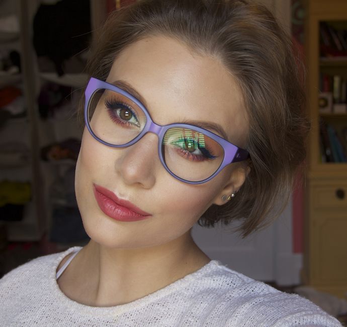 Trucos de maquillaje para chicas con gafas