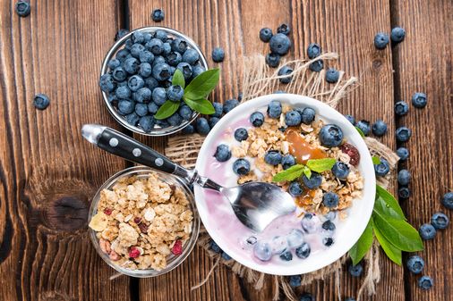 Yogur con arándanos y avena
