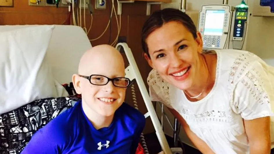 Jennifer Garner rend visite à un enfant atteint d’un cancer (Photos)