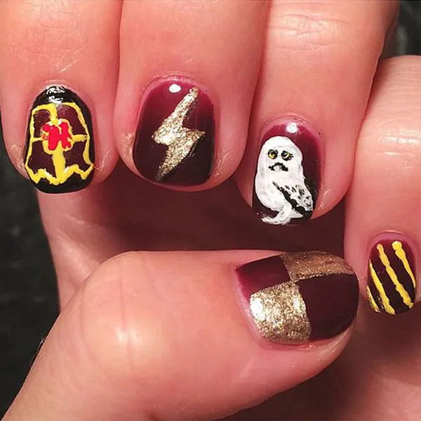 Simple Harry Potter nail art | Nail Art Amino