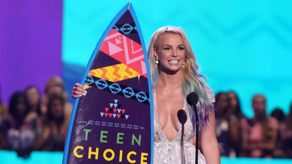 El escote de Britney Spears y el homenaje a Paul Walker, en los Teen Choice Awards