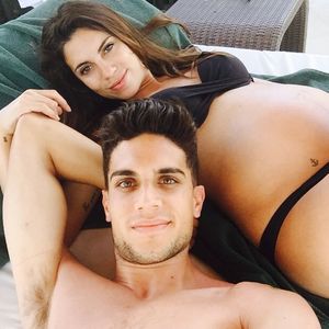 Marc Bartra y Melissa Jiménez
