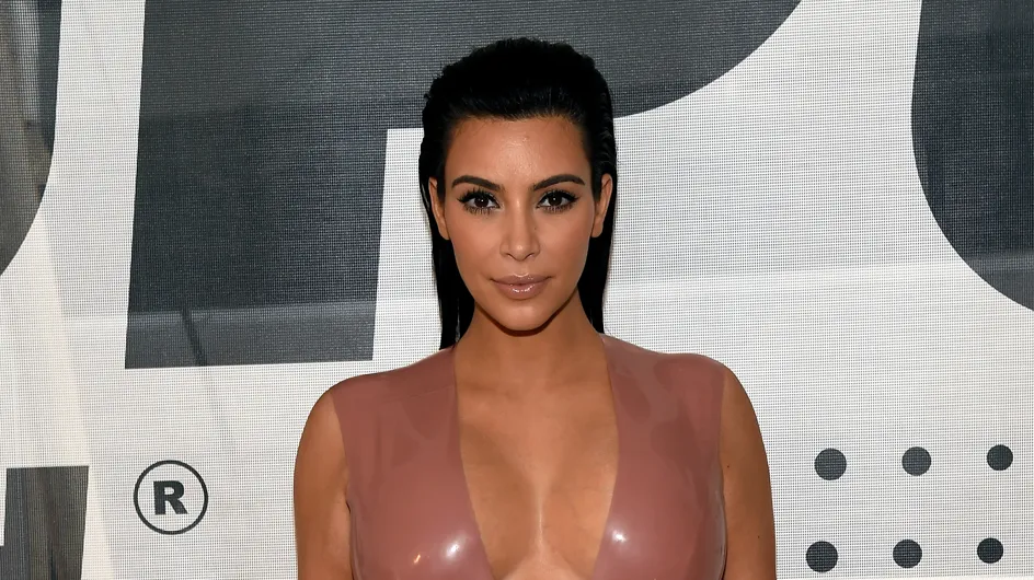 Kim Kardashian dévoile son décolleté en bikini (Photos)