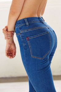Shaping Jeans sorgen für einen Knackpo