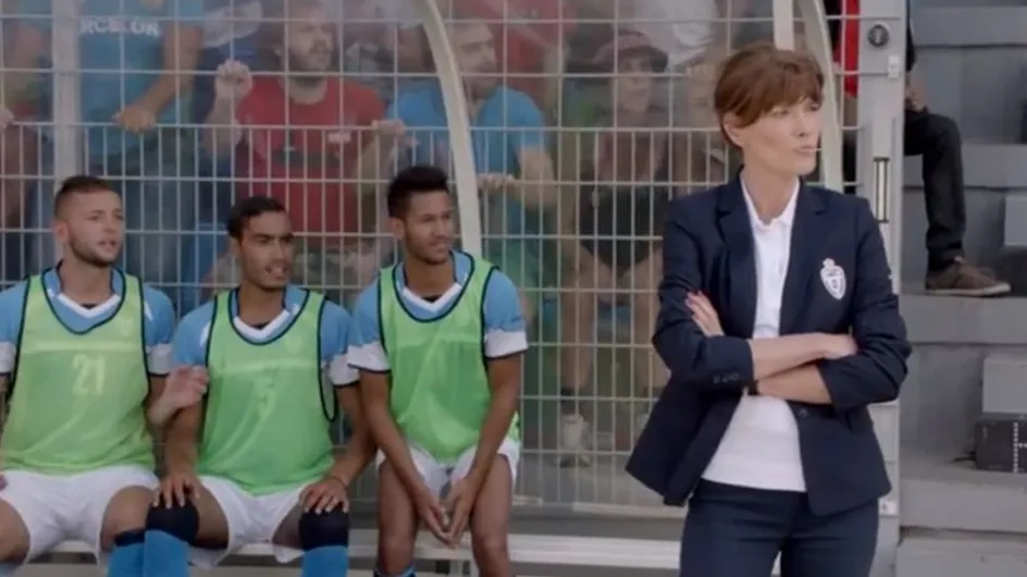 Carla Bruni plaque tout pour entraîner une équipe de foot (et faire de la pub) (Vidéo)