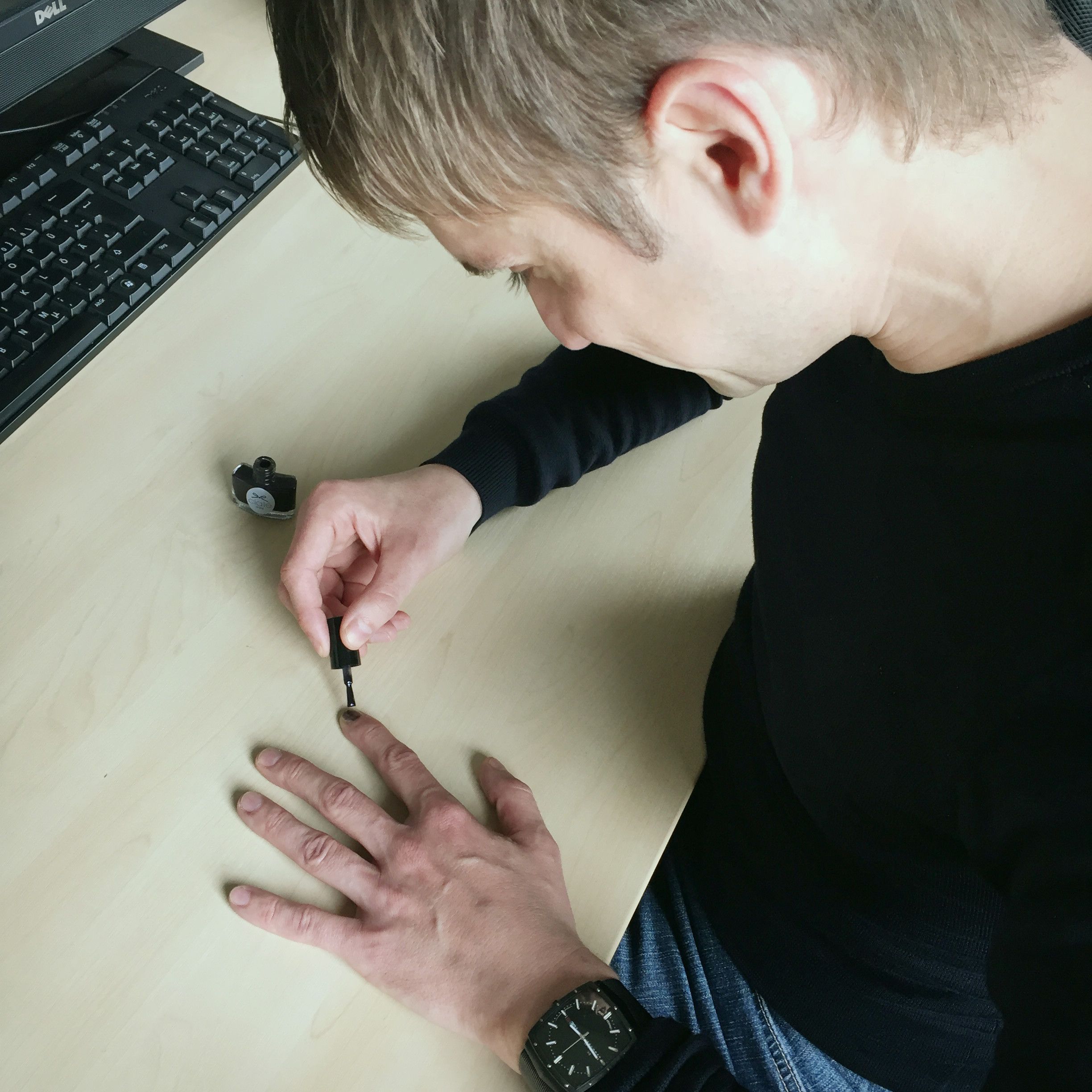 Lackierten fingernägeln mit männer Lackierte Fingernägel