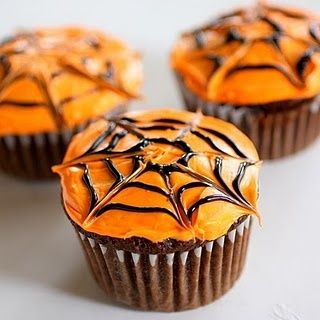 Cupcakes araignées pour célébrer Halloween - Recette par Une Pincée de  Cuisine
