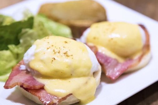 Huevos benedictinos