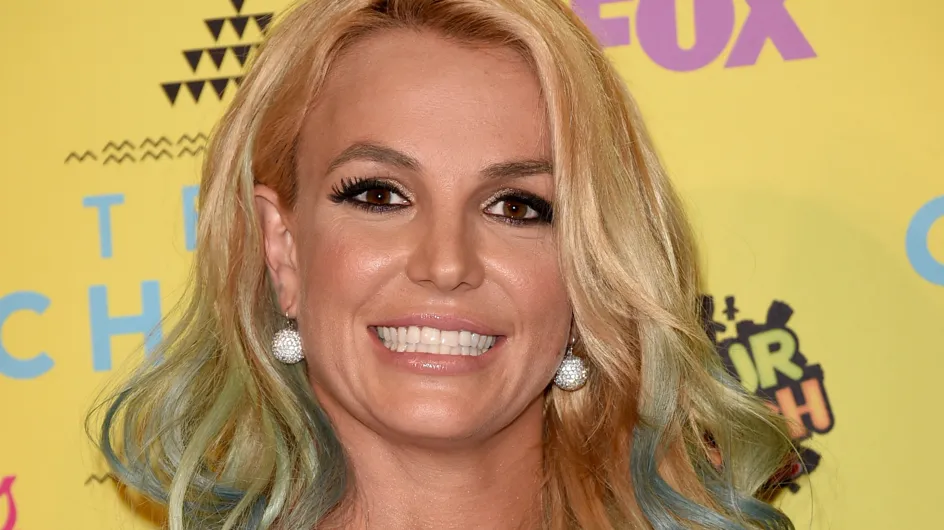 Britney Spears manque de montrer ses fesses en plein concert (Vidéo)