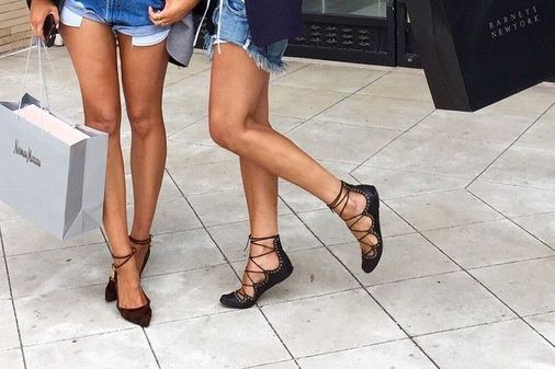 Lace up con shorts
