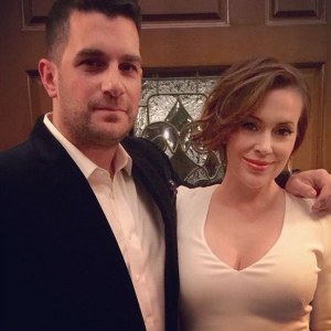 Alyssa Milano Se Moque De Son Corps Post Grossesse En Bikini