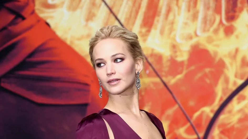 Jennifer Lawrence fatale en décolleté XXL sur le tapis rouge (Photos)