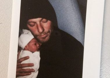 La Bouleversante Lettre D Un Papa A Son Nouveau Ne Apres Les Attentats