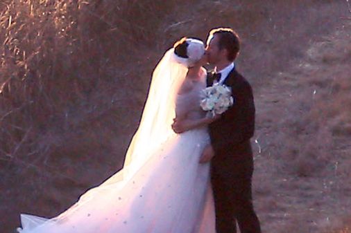 Anne Hathaway y Adam Shulman