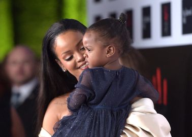 Rihanna Et Sa Niece Majesty Adorable Duo Au Diamond Ball Photos