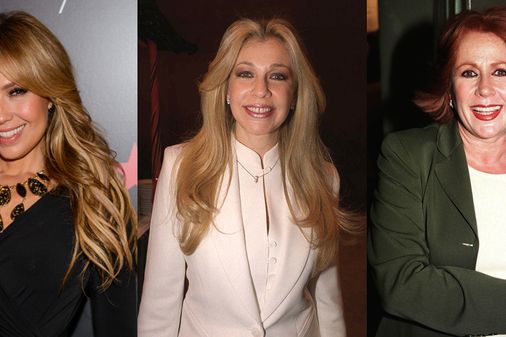Thalía y dos de sus hermanas