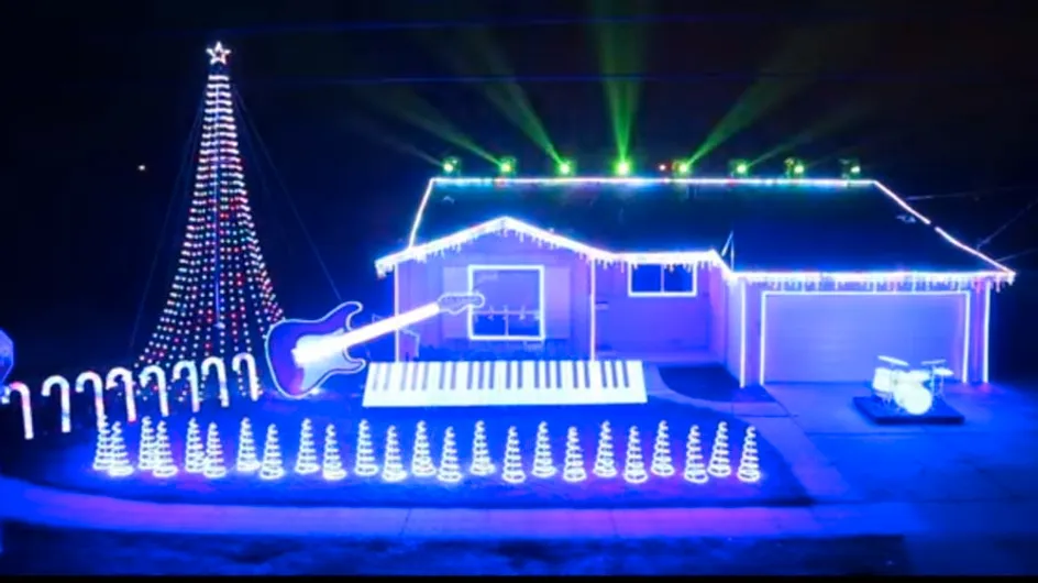 This Star Wars Christmas Light Show Is The Best Thing You'll See Today