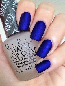 Nagellack-Trends 2016: Royal Blau