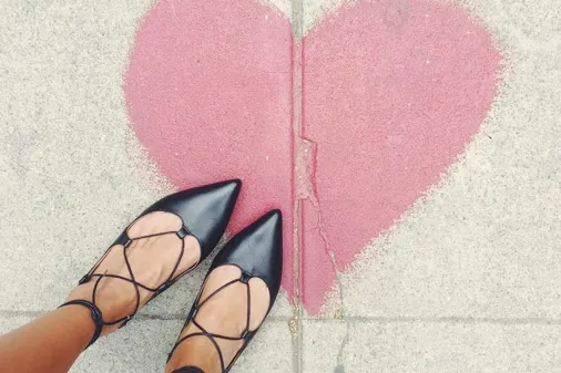 Lace-up Ballerinas sind 2016 Trend