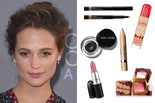 Copia el maquillaje de Alicia Vikander