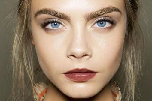 Smokey eyes nude