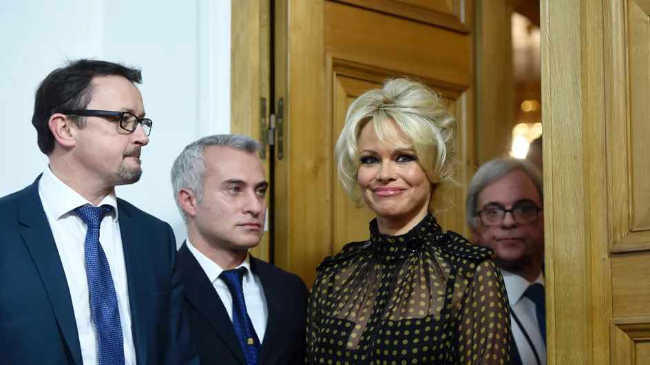 Pamela Anderson pousse un coup de gueule contre les députés français (VIDÉO)