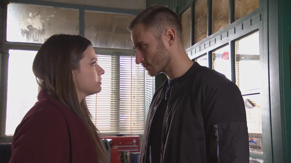 Hollyoaks 8/2 - ​Lindsey races to the scene of the crime
