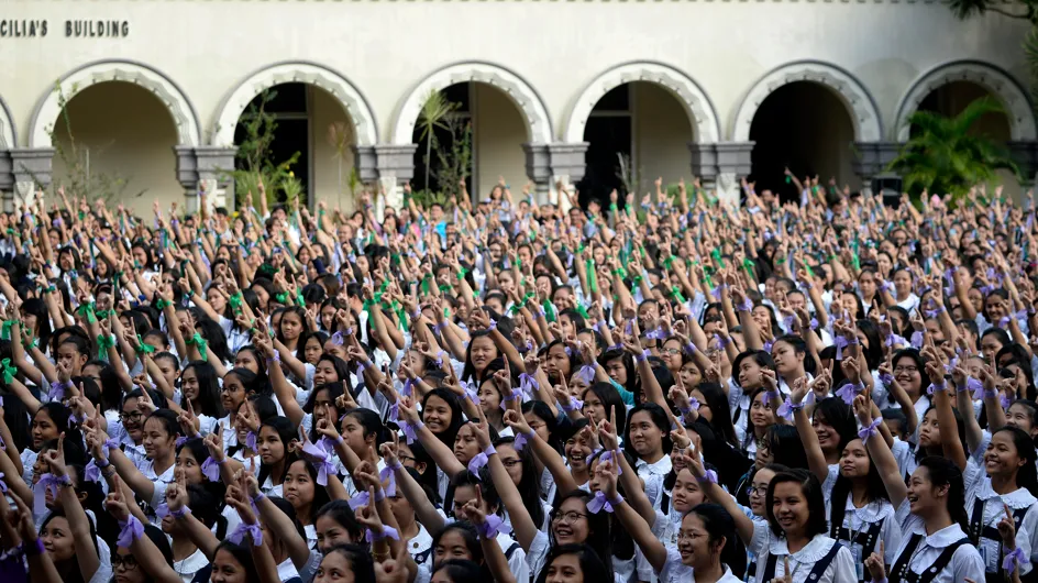 4 000 Philippines dansent contre les violences faites aux femmes (Photos et Vidéo)