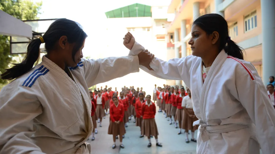 Des cours de self-defense dispensés aux écolières indiennes pour lutter contre le viol