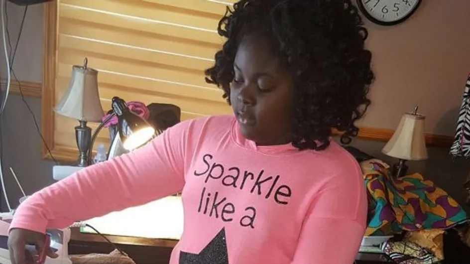 A seulement 10 ans, elle présente sa première collection de prêt-à-porter