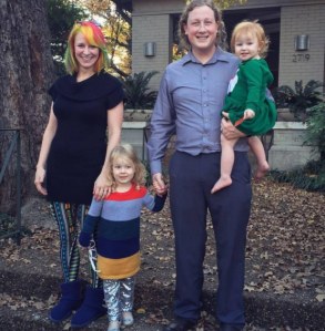 Lacey Dangerstone y su familia