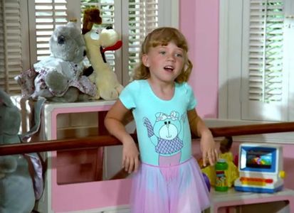 Jodie Sweetin es Stephanie Tanner