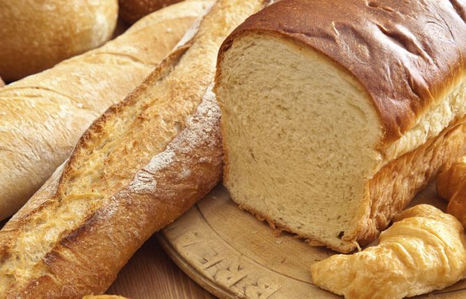 Weißbrot und Brötchen