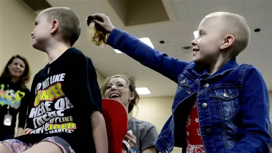 [VÍDEO] Mira cómo se solidarizan estos niños con su compañera de clase enferma de cáncer