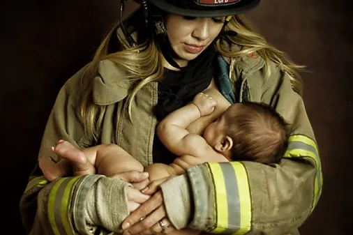 Eine Feuerwehrfrau