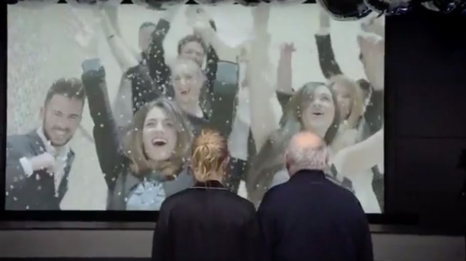 El flashmob sorpresa que hizo llorar a Amancio Ortega