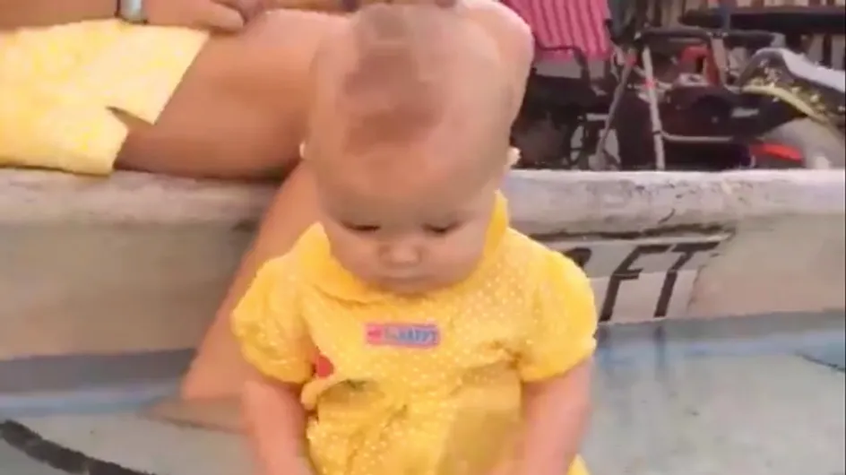 Un bébé qui tombe dans une piscine, la vidéo qui divise le web