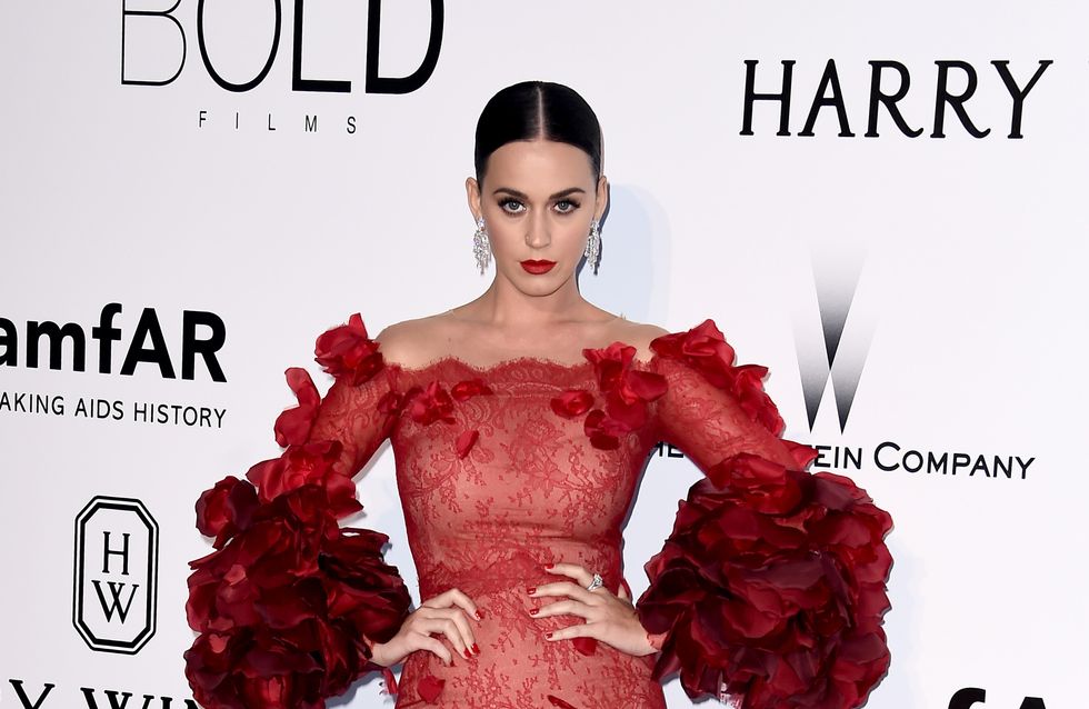 Katy Perry vole la vedette aux mannequins lors du gala de l'amfAR
