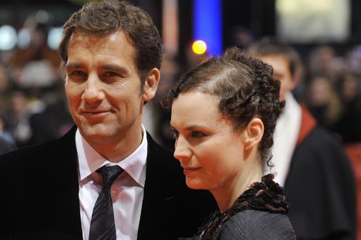 Clive Owen y Sarah Jane Fenton