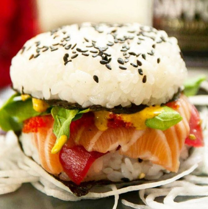 Sushi Burger: So Einfach Könnt Ihr Diesen Trend Selber Machen!