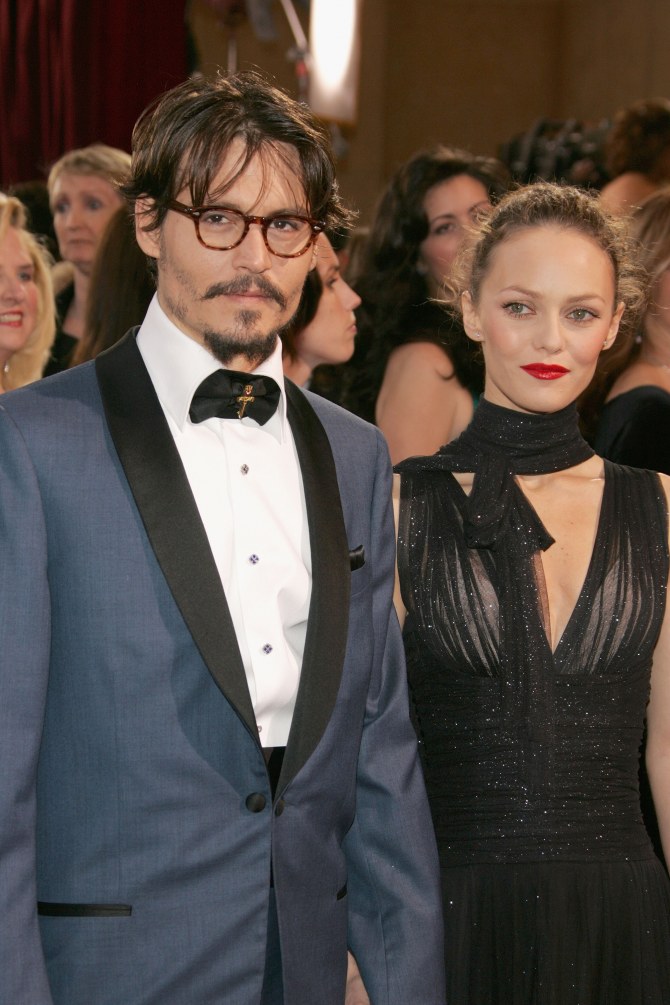 Vanessa Paradis Et Lily Rose Depp Apportent Leur Soutien à Johnny Depp