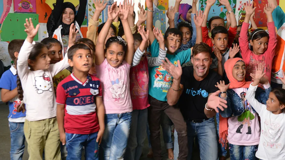 Ricky Martin apporte son soutien aux enfants réfugiés (Photos)