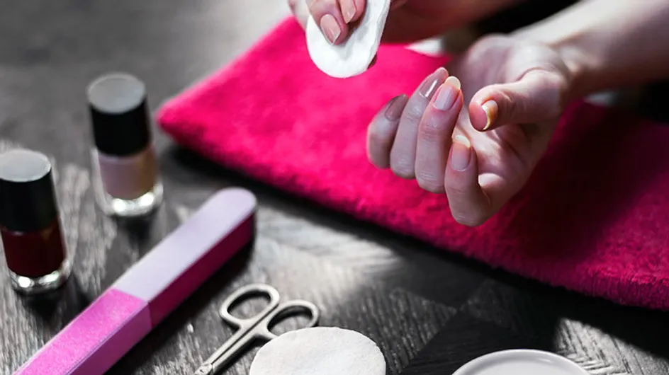 11 situações dramáticas que acontecem quando você faz a manicure em casa