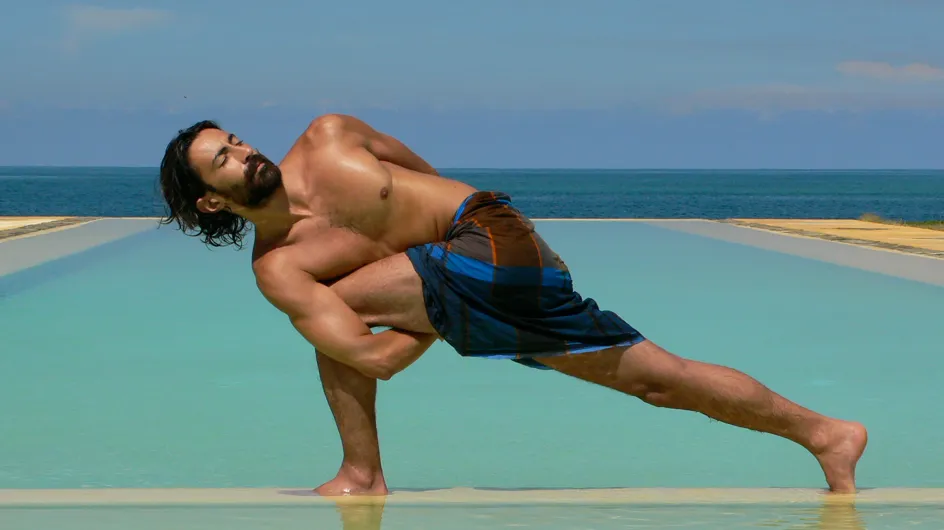 10 trucs sur le yoga selon Mika de Brito, le prof qu'on aimerait toutes avoir