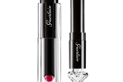 La Petite Robe Noire Deliciously Shiny Lip, cor 066 Berry Beret, Guerlain, R$ 145