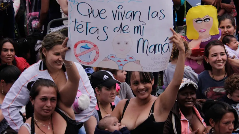Cientos de mujeres reivindican la lactancia materna en espacios públicos en la "Tetatón 2016"