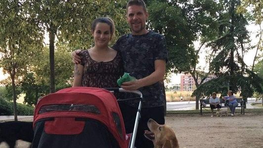 María e Ignacio con su hijo Lobo.