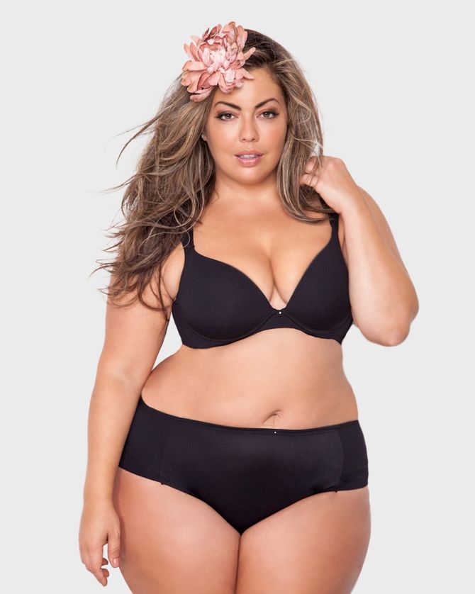 Fluvia Lacerda, a modelo plus size mais famosa do Brasil